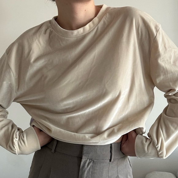 ZARA CREAM VELVET SWEATSHIRT - Picture 2 of 5
